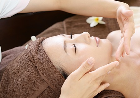 フェイシャルエステってどんなことをするの?